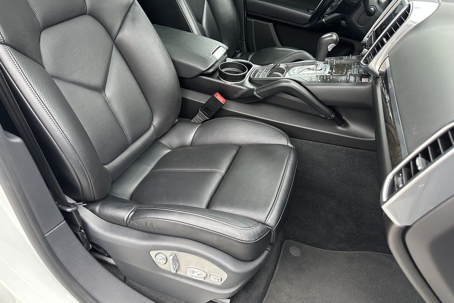 Продам Porsche Cayenne S 2016 года в Киеве