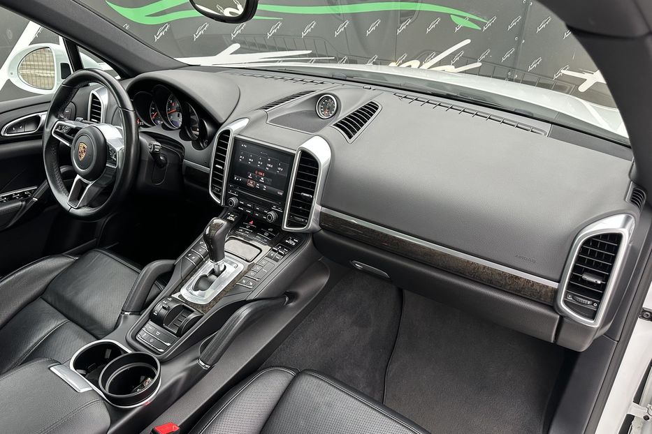 Продам Porsche Cayenne S 2016 года в Киеве