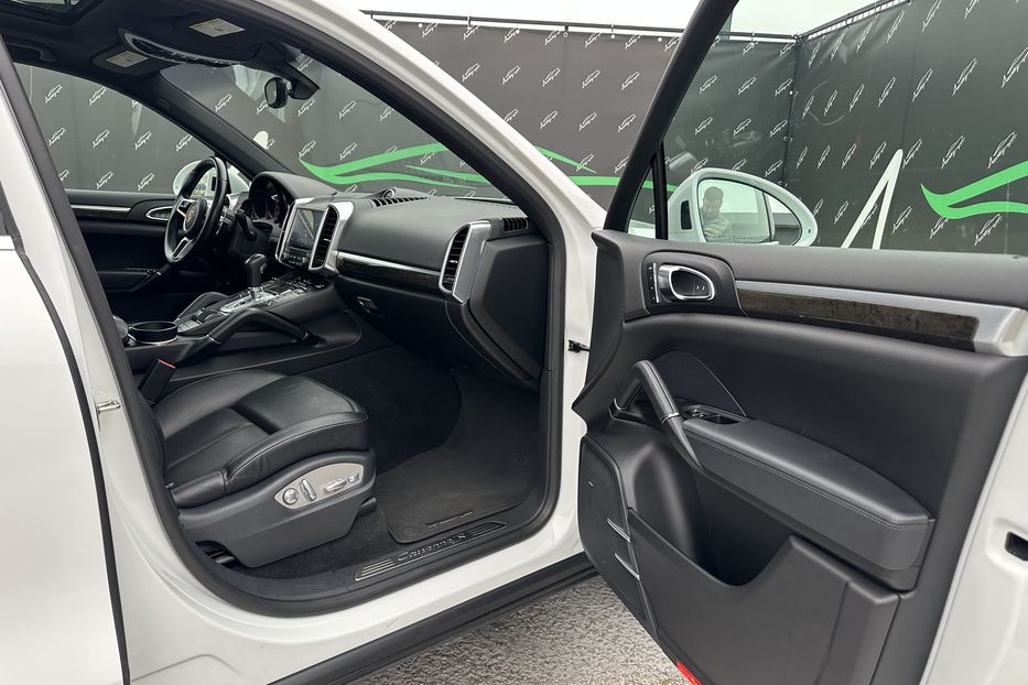 Продам Porsche Cayenne S 2016 года в Киеве