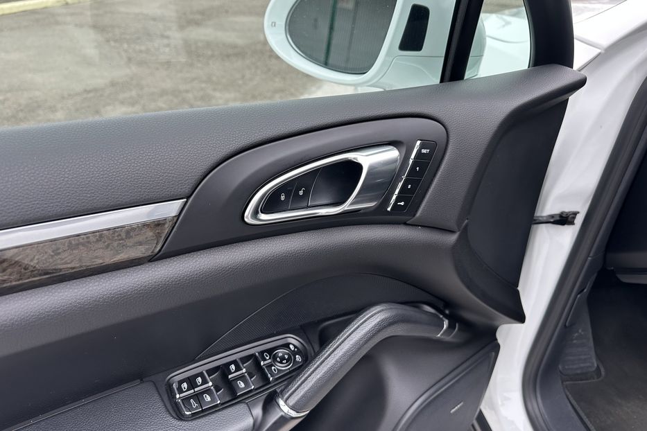 Продам Porsche Cayenne S 2016 года в Киеве