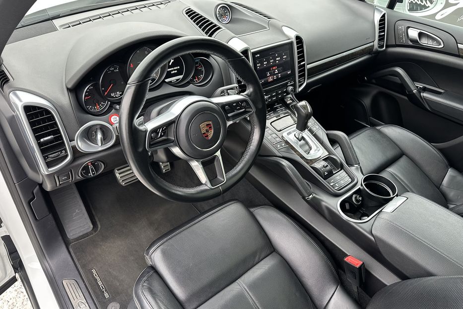 Продам Porsche Cayenne S 2016 года в Киеве