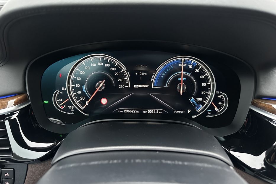 Продам BMW 530 E Plug in Hybrid 2018 года в Киеве