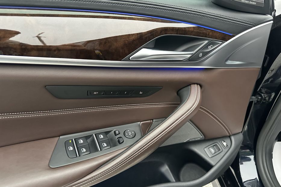 Продам BMW 530 E Plug in Hybrid 2018 года в Киеве