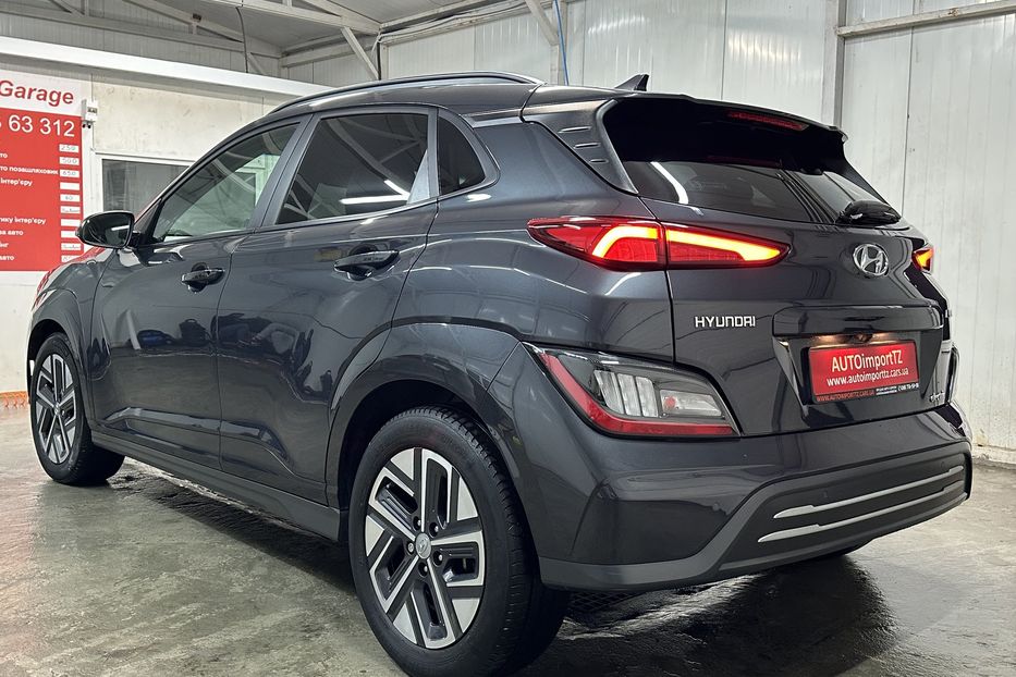 Продам Hyundai Kona 64кВт Проекція Підігрів сидінь 2022 года в Львове