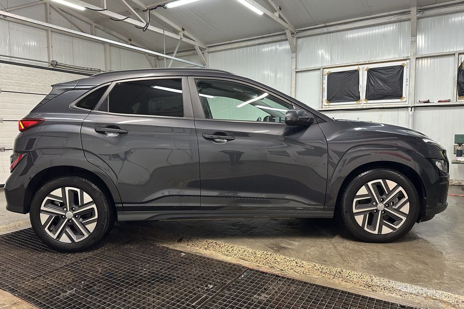 Продам Hyundai Kona 64кВт Проекція Підігрів сидінь 2022 года в Львове