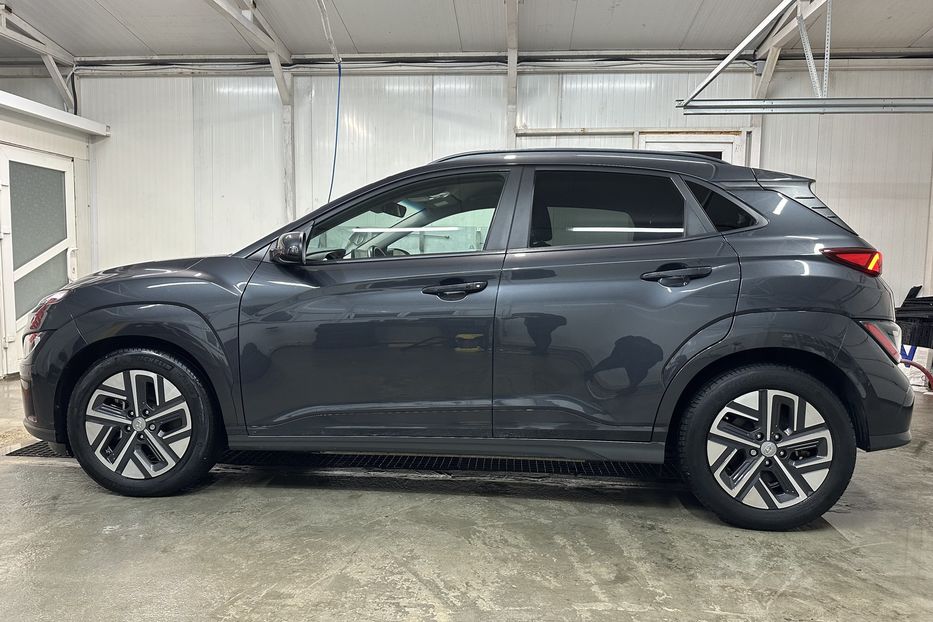Продам Hyundai Kona 64кВт Проекція Підігрів сидінь 2022 года в Львове