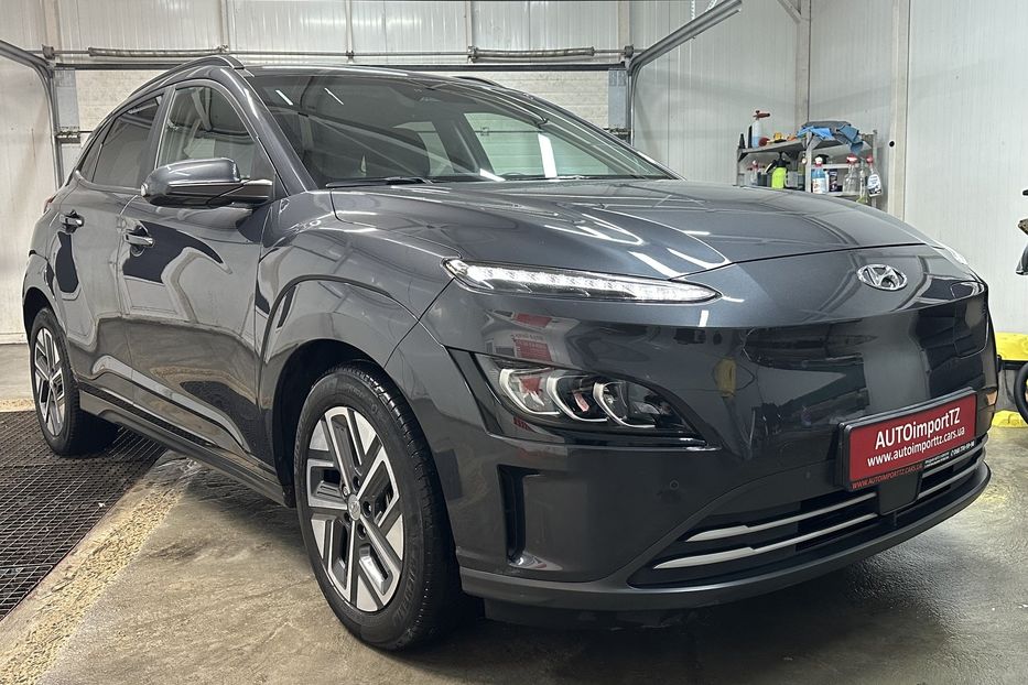 Продам Hyundai Kona 64кВт Проекція Підігрів сидінь 2022 года в Львове
