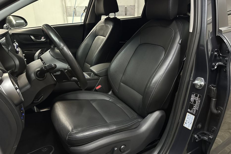 Продам Hyundai Kona 64кВт Проекція Підігрів сидінь 2022 года в Львове