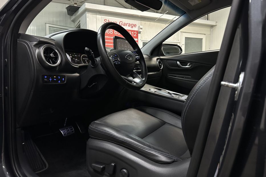 Продам Hyundai Kona 64кВт Проекція Підігрів сидінь 2022 года в Львове