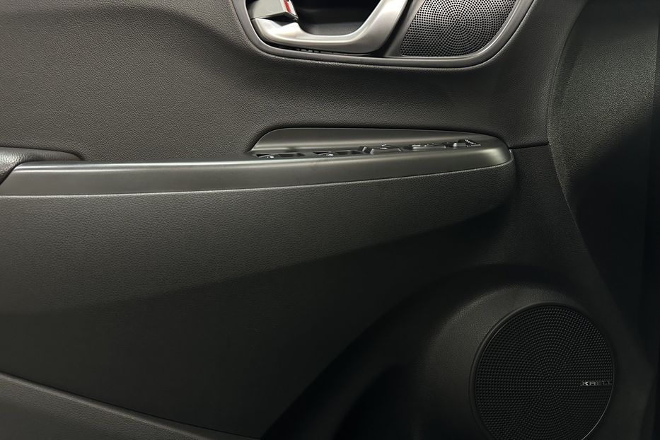 Продам Hyundai Kona 64кВт Проекція Підігрів сидінь 2022 года в Львове