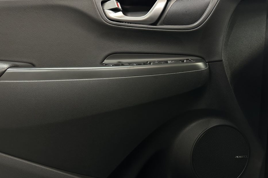 Продам Hyundai Kona 64кВт Проекція Підігрів сидінь 2022 года в Львове