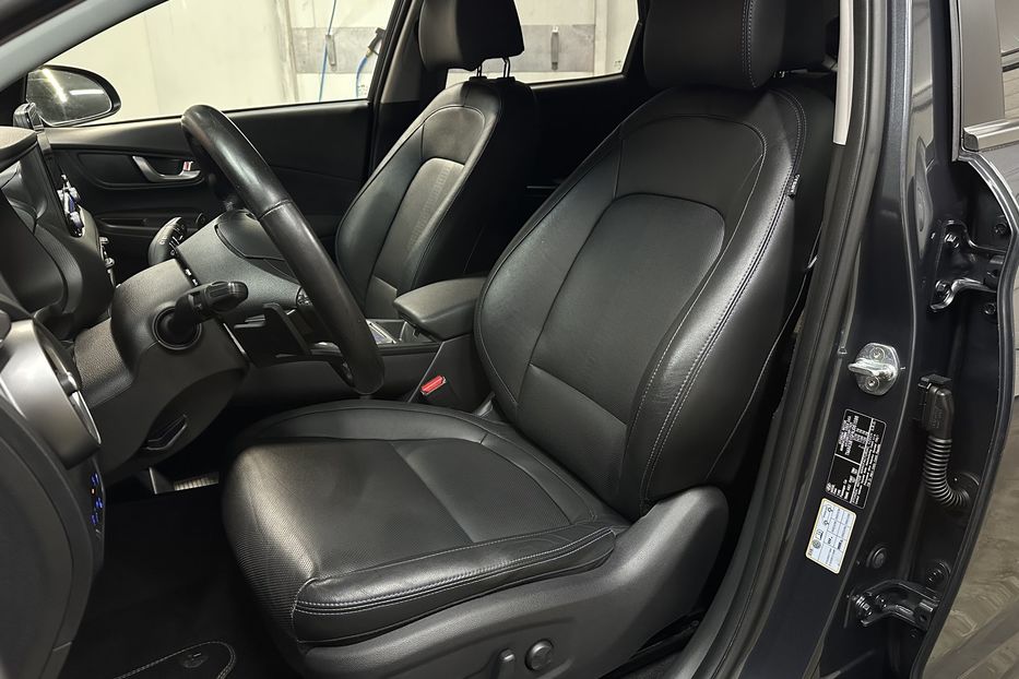 Продам Hyundai Kona 64кВт Проекція Підігрів сидінь 2022 года в Львове