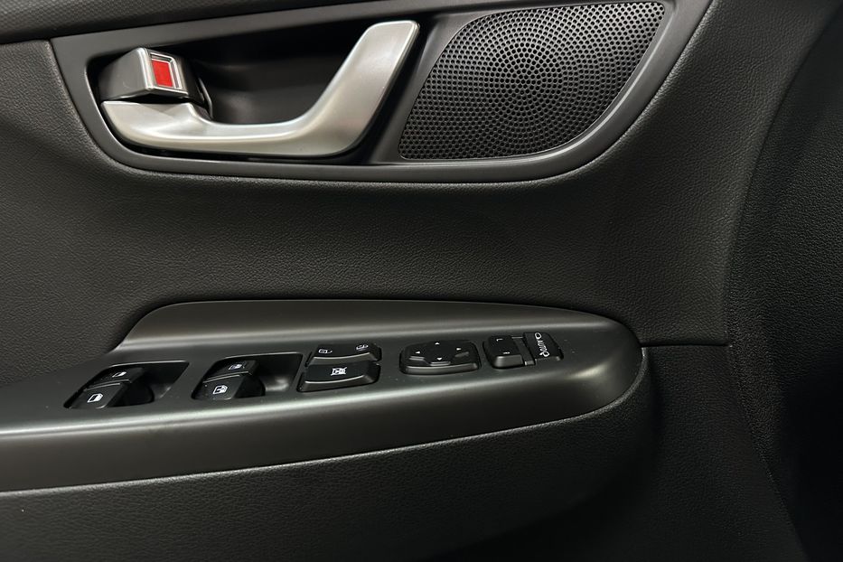 Продам Hyundai Kona 64кВт Проекція Підігрів сидінь 2022 года в Львове