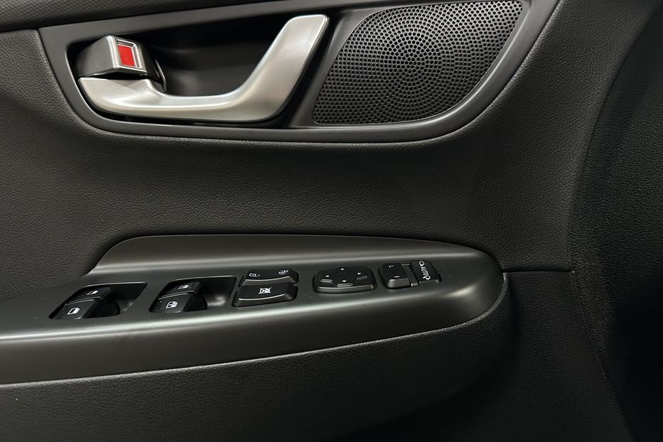 Продам Hyundai Kona 64кВт Проекція Підігрів сидінь 2022 года в Львове