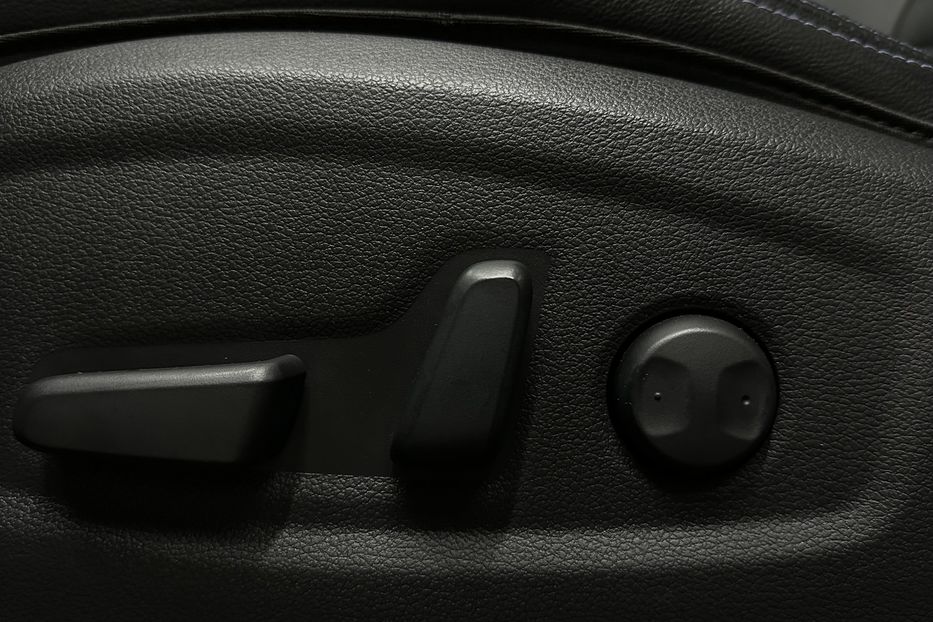 Продам Hyundai Kona 64кВт Проекція Підігрів сидінь 2022 года в Львове