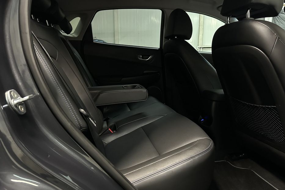 Продам Hyundai Kona 64кВт Проекція Підігрів сидінь 2022 года в Львове