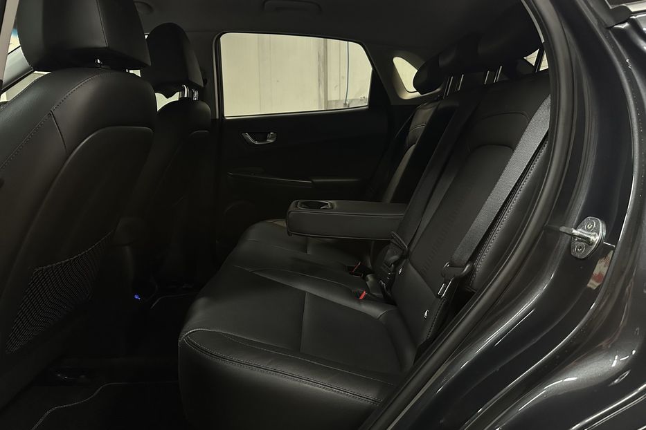 Продам Hyundai Kona 64кВт Проекція Підігрів сидінь 2022 года в Львове