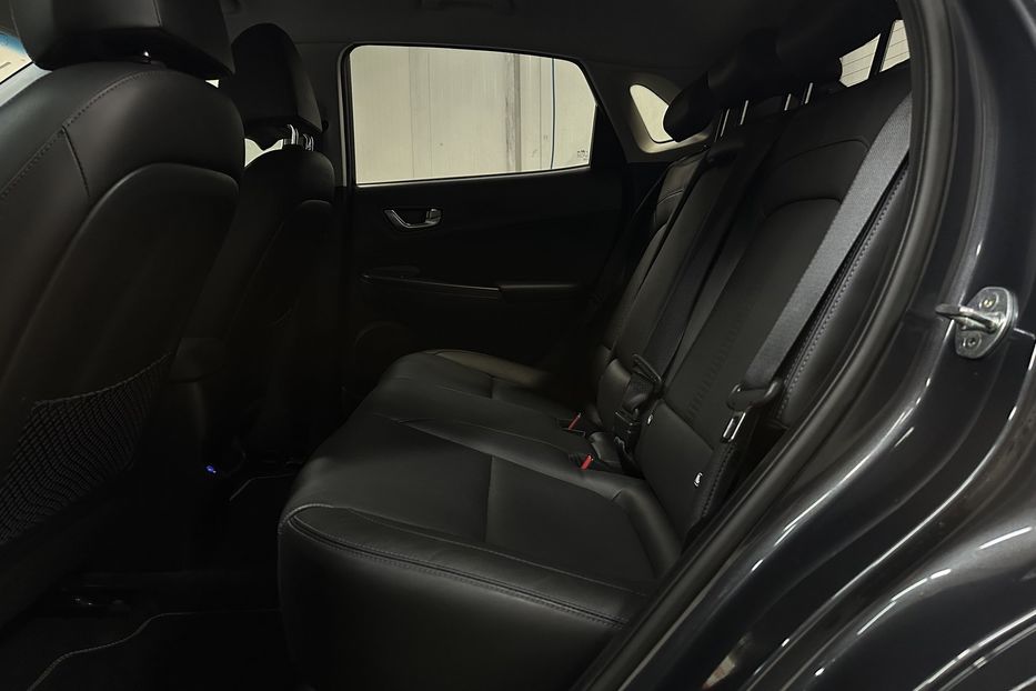 Продам Hyundai Kona 64кВт Проекція Підігрів сидінь 2022 года в Львове