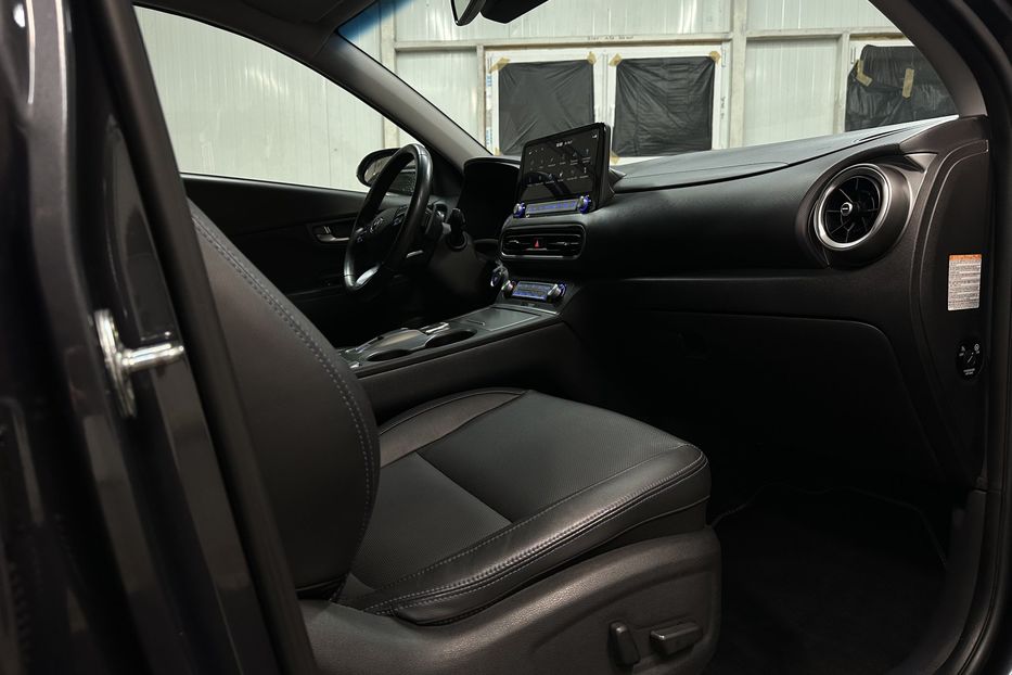 Продам Hyundai Kona 64кВт Проекція Підігрів сидінь 2022 года в Львове