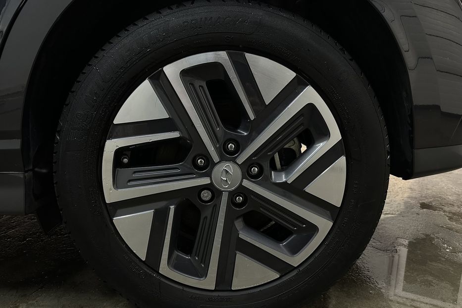 Продам Hyundai Kona 64кВт Проекція Підігрів сидінь 2022 года в Львове