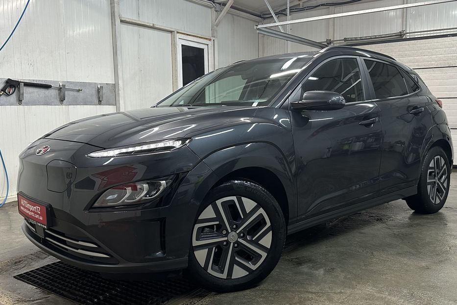 Продам Hyundai Kona 64кВт Проекція Підігрів сидінь 2022 года в Львове