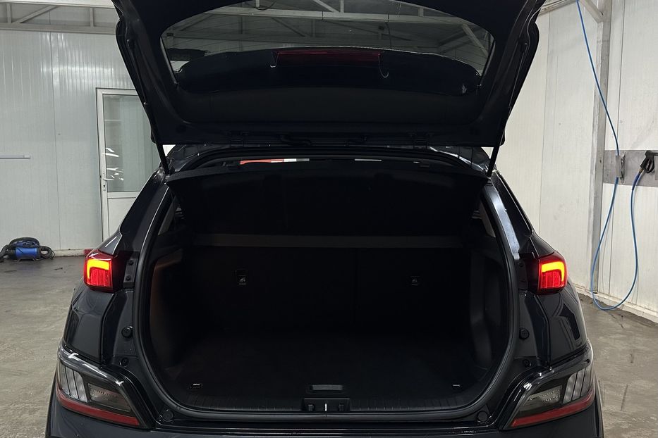 Продам Hyundai Kona 64кВт Проекція Підігрів сидінь 2022 года в Львове