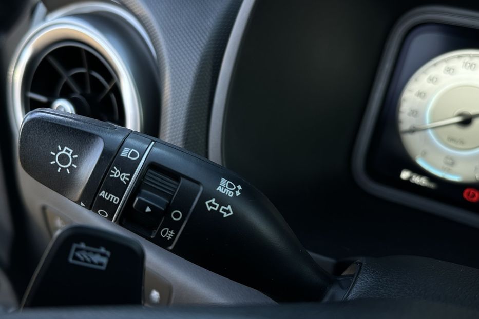 Продам Hyundai Kona 64кВт Проекція Підігрів сидінь 2022 года в Львове