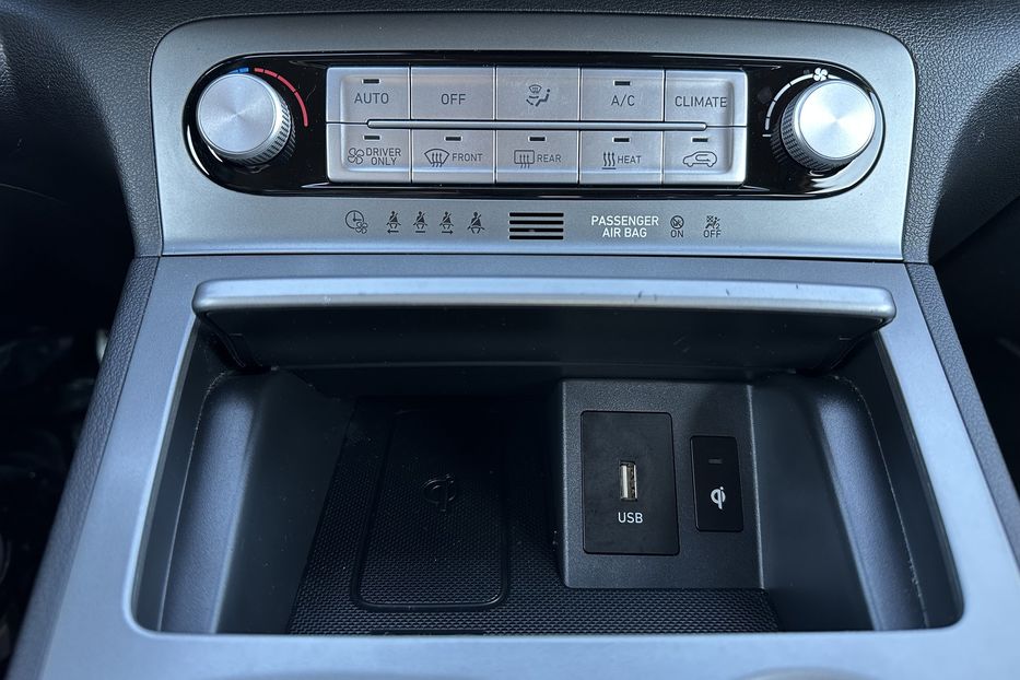 Продам Hyundai Kona 64кВт Проекція Підігрів сидінь 2022 года в Львове