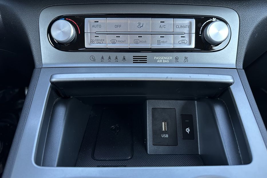 Продам Hyundai Kona 64кВт Проекція Підігрів сидінь 2022 года в Львове