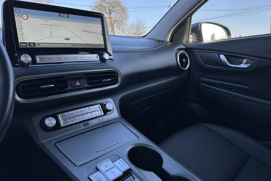 Продам Hyundai Kona 64кВт Проекція Підігрів сидінь 2022 года в Львове