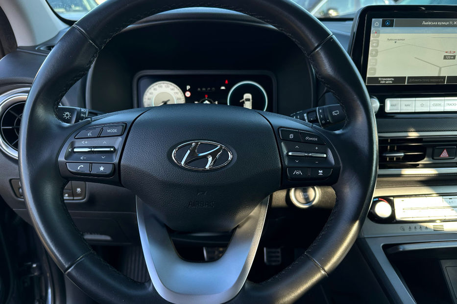 Продам Hyundai Kona 64кВт Проекція Підігрів сидінь 2022 года в Львове