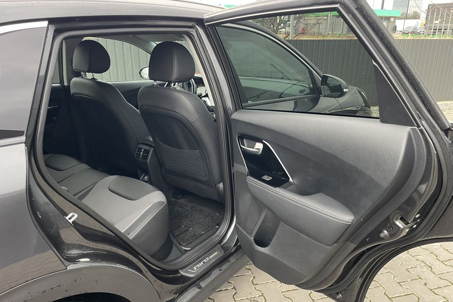 Продам Kia Niro 64 kw м.Львів 2021 года в Львове