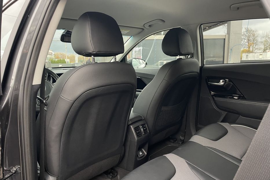 Продам Kia Niro 64 kw м.Львів 2021 года в Львове