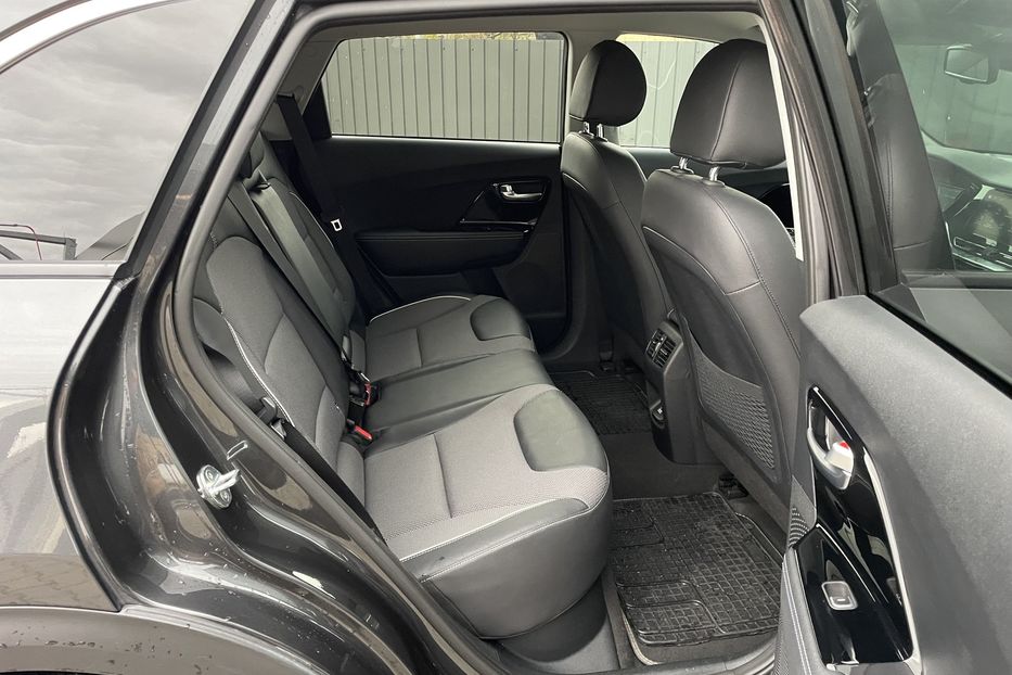 Продам Kia Niro 64 kw м.Львів 2021 года в Львове