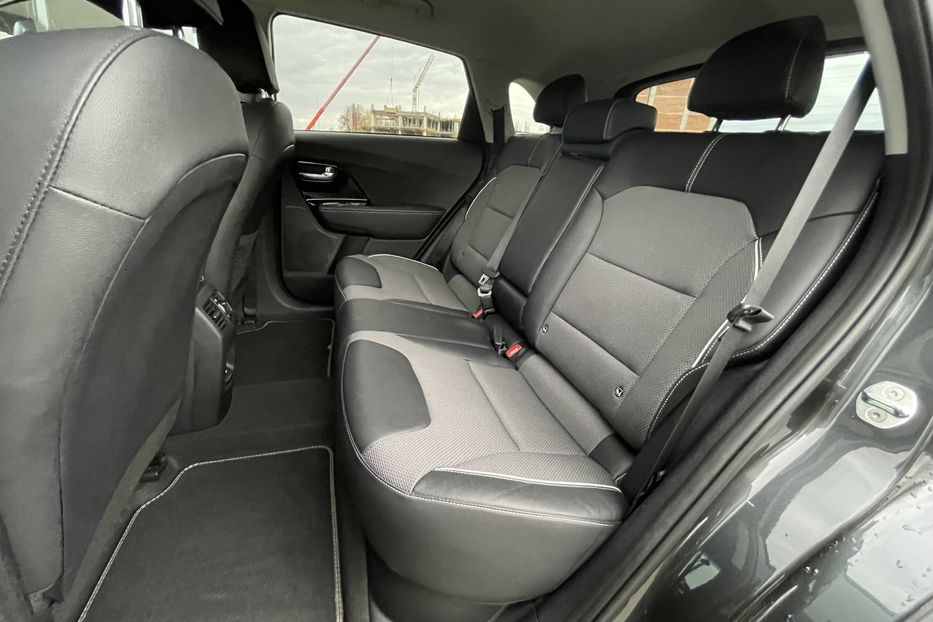 Продам Kia Niro 64 kw м.Львів 2021 года в Львове