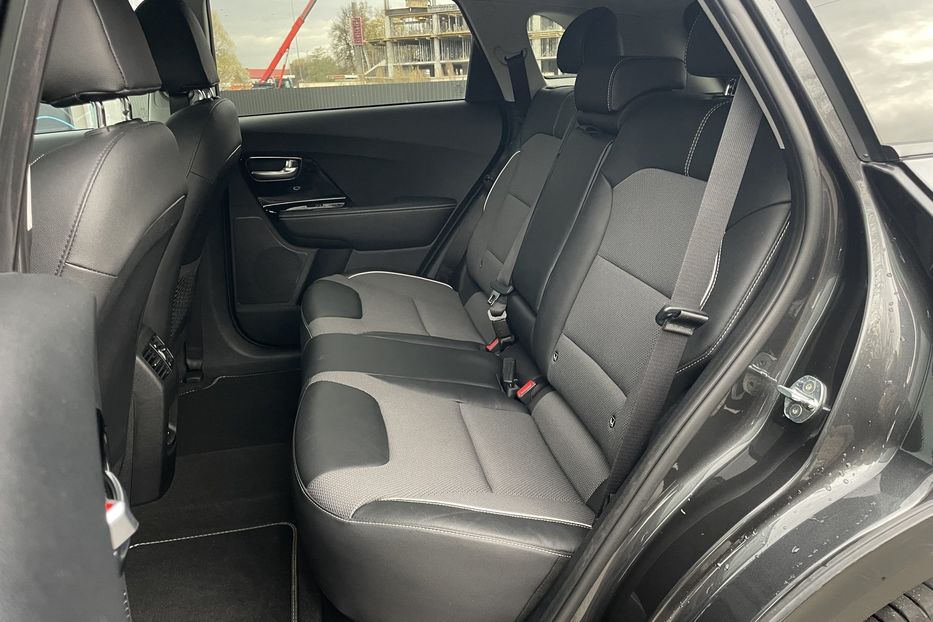 Продам Kia Niro 64 kw м.Львів 2021 года в Львове