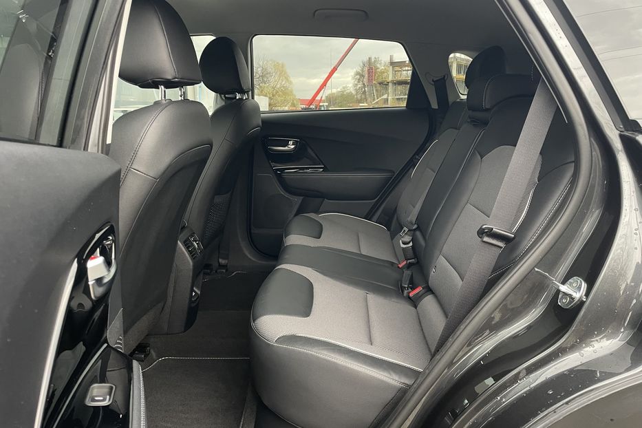 Продам Kia Niro 64 kw м.Львів 2021 года в Львове