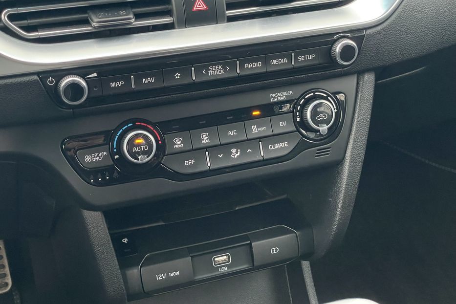 Продам Kia Niro 64 kw м.Львів 2021 года в Львове