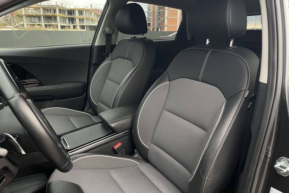 Продам Kia Niro 64 kw м.Львів 2021 года в Львове