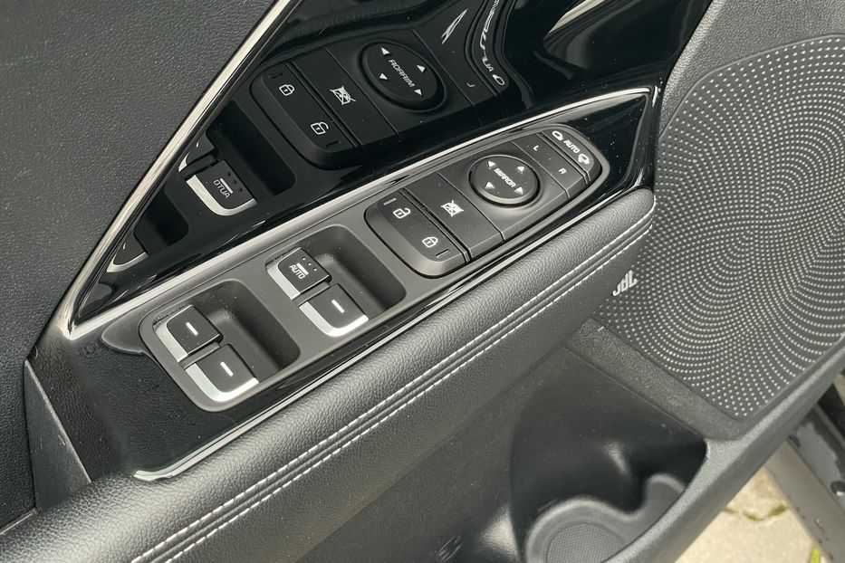 Продам Kia Niro 64 kw м.Львів 2021 года в Львове