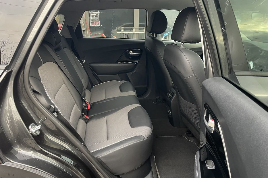 Продам Kia Niro 64 kw м.Львів 2021 года в Львове