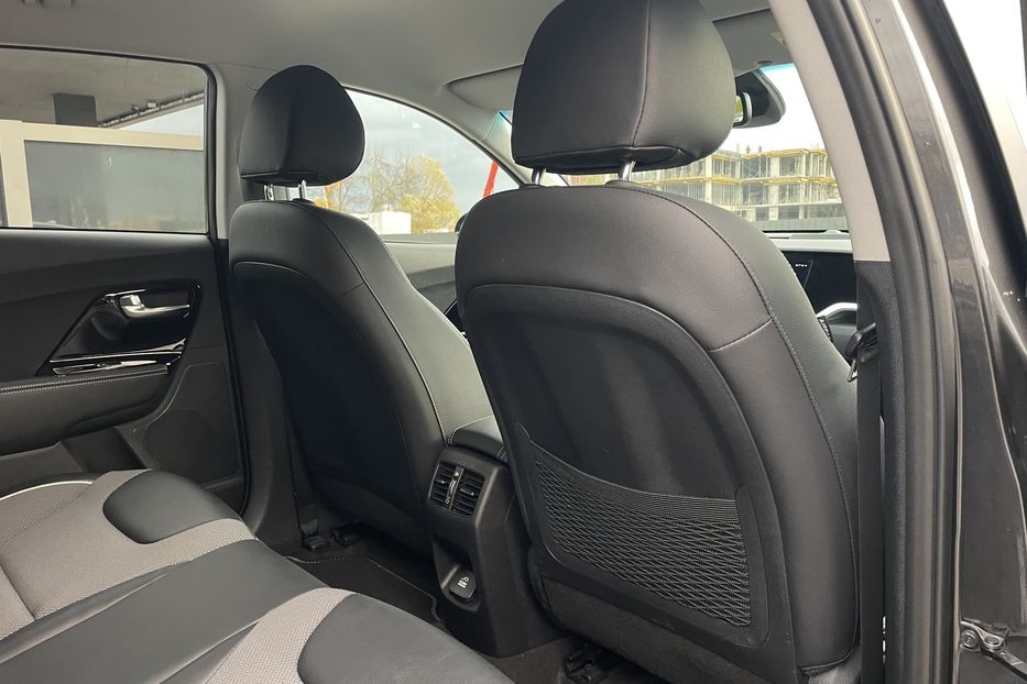 Продам Kia Niro 64 kw м.Львів 2021 года в Львове