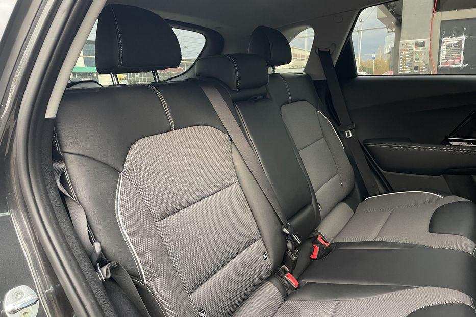 Продам Kia Niro 64 kw м.Львів 2021 года в Львове