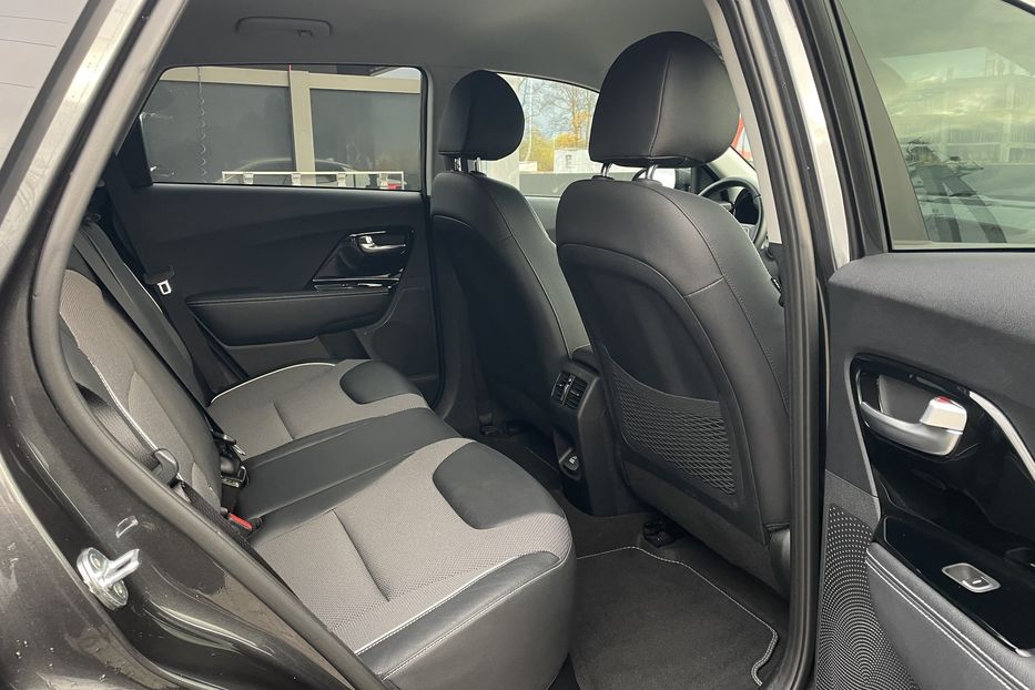 Продам Kia Niro 64 kw м.Львів 2021 года в Львове