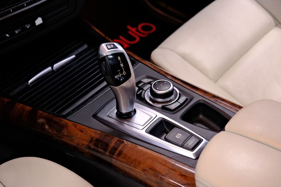 Продам BMW X5 2012 года в Одессе