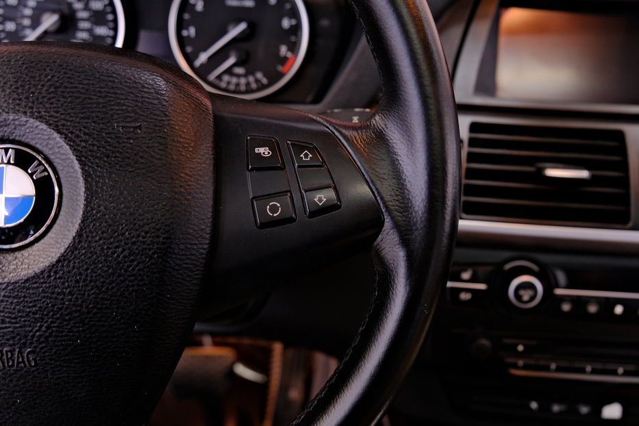 Продам BMW X5 2012 года в Одессе