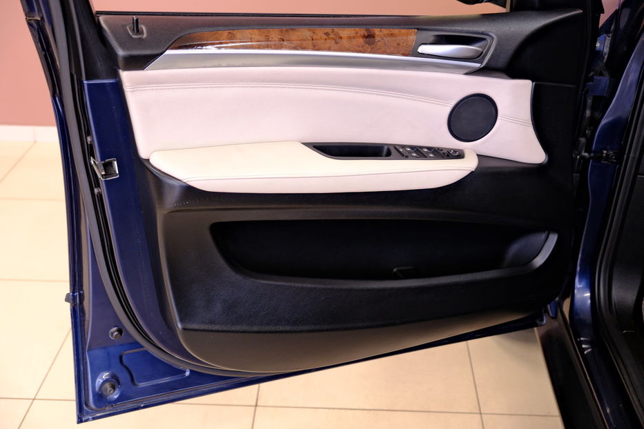 Продам BMW X5 2012 года в Одессе