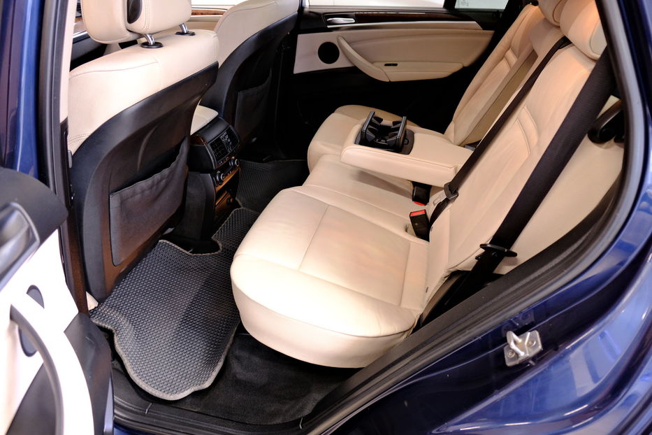 Продам BMW X5 2012 года в Одессе