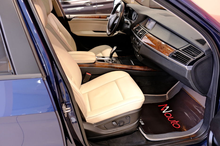 Продам BMW X5 2012 года в Одессе