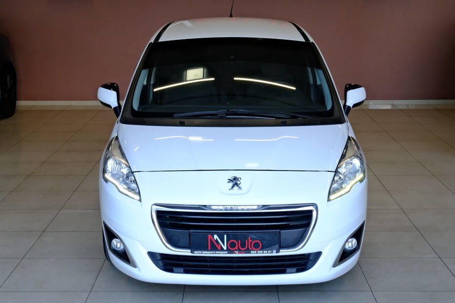 Продам Peugeot 5008 2014 года в Одессе